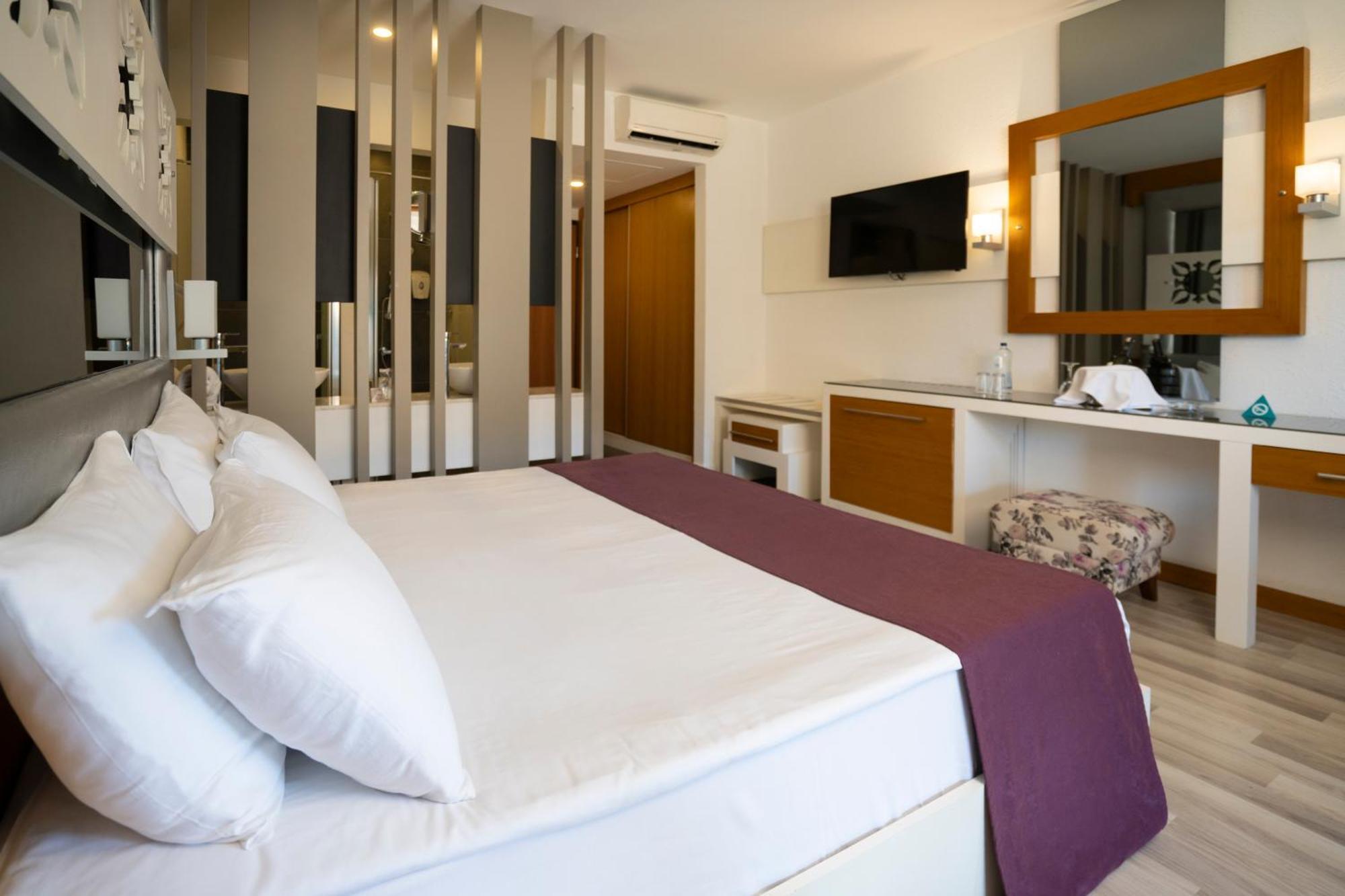 Flora Garden Beach Hotel - Adults Only 16 Plus - Couples Concept Kızılot Exteriér fotografie